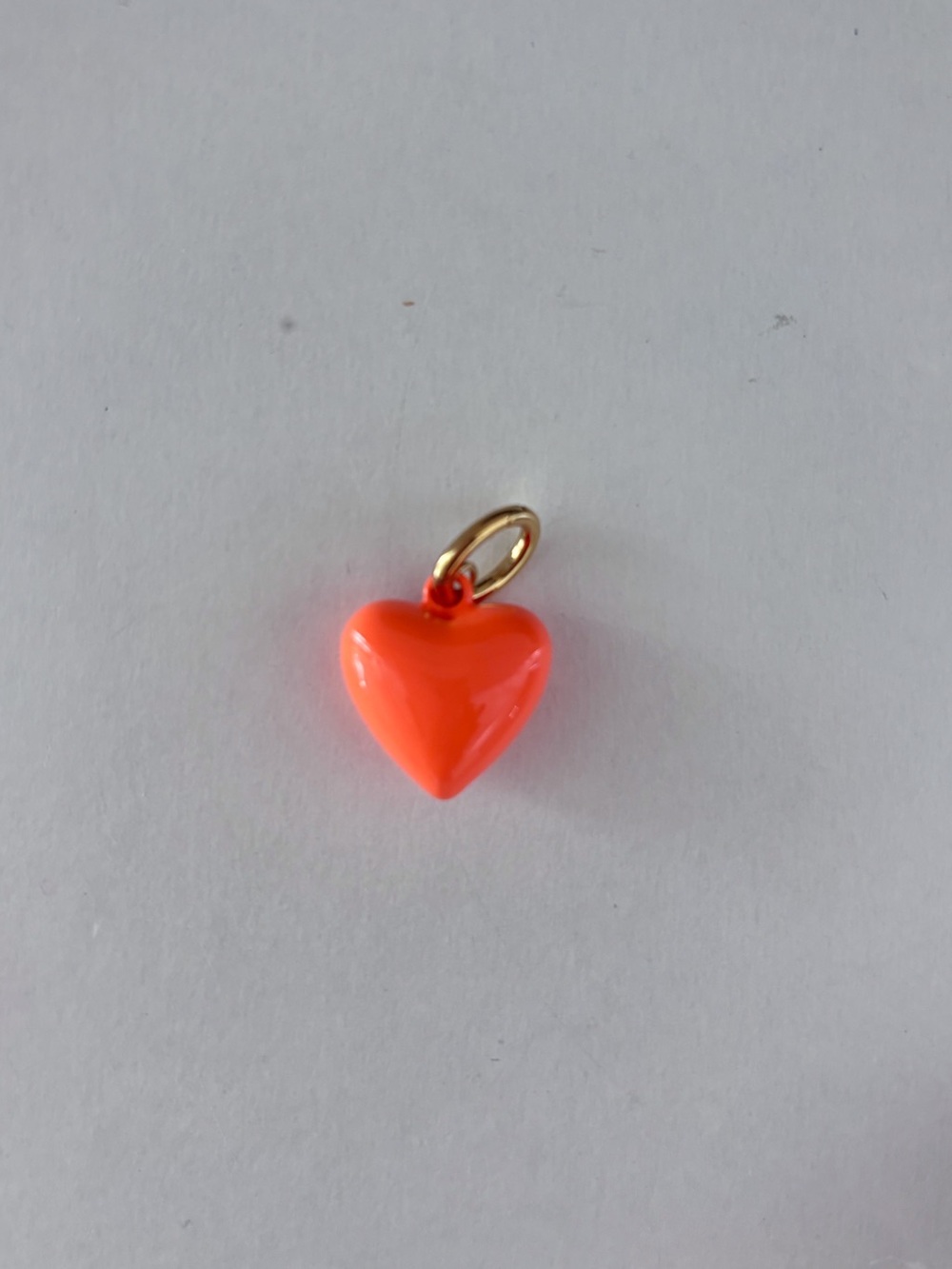 NWOT Roxanne Assoulin The Mini Puffy Heart Charm - Picture 2 of 2